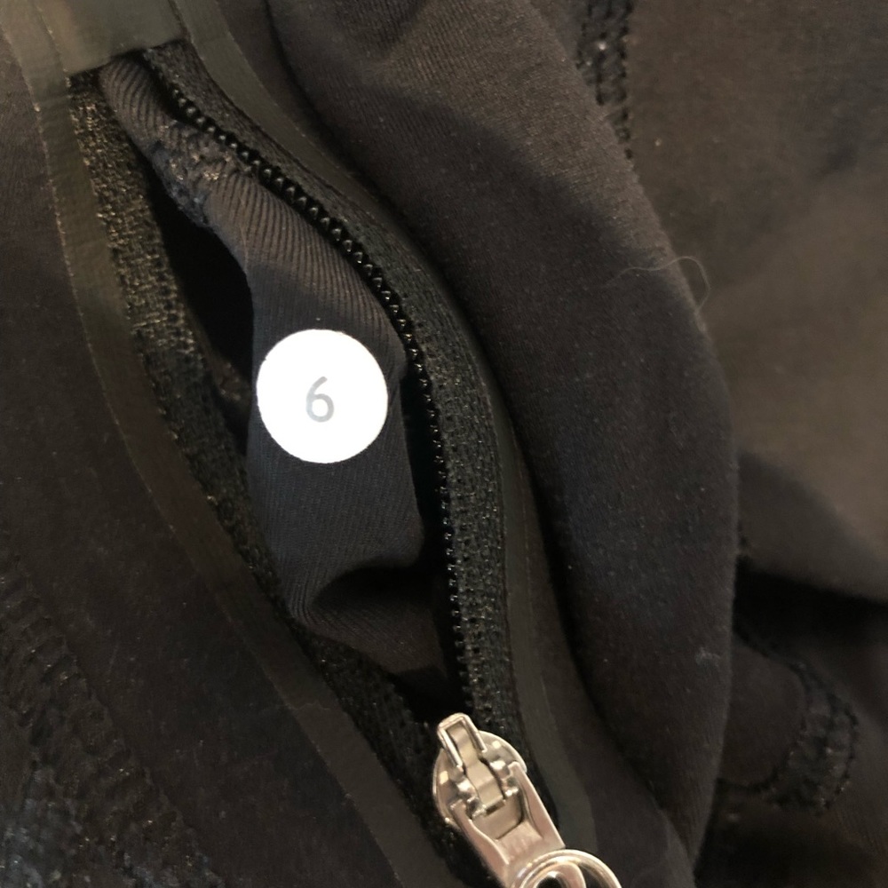Lululemon Runnin' With My Homies Crop - Picture 8 of 8